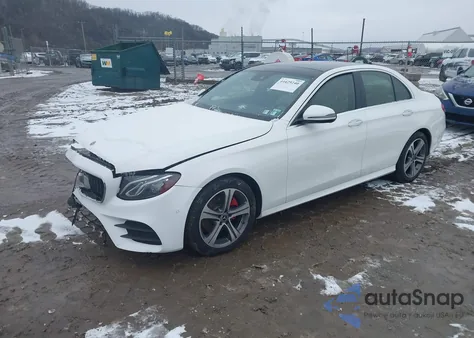 2018 Mercedes-Benz E 300 4Matic z USA, uszkodzony, nr VIN WDDZF4KB9JA378122